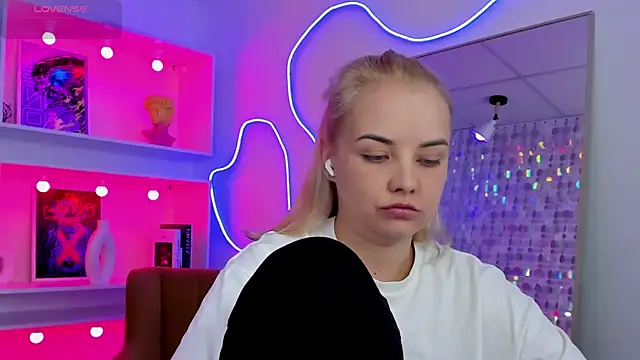 StephanieSweety Adlı Modelin Canlı Sohbet Odası