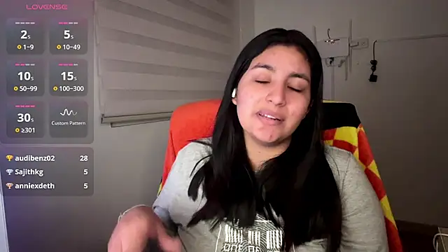 cloe_small's Live XXX Chat