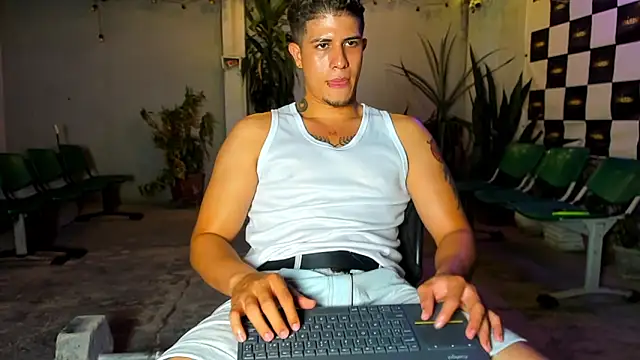 dominic_connor Chat XXX live