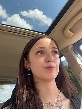 צ'אט XXX בשידור חי של DollyTall