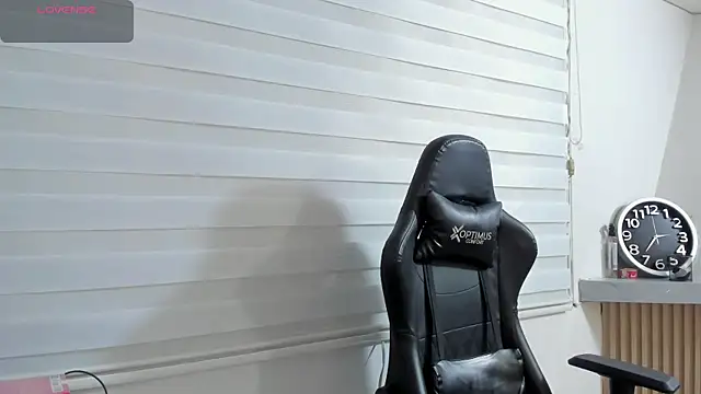 XXX chat uživo modela Rick_Adams