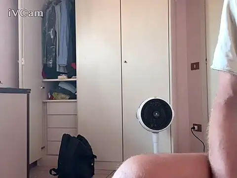 XXX chat uživo modela PierPesaroX