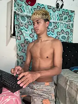 THE_KING_KEY1 Chat XXX in diretta