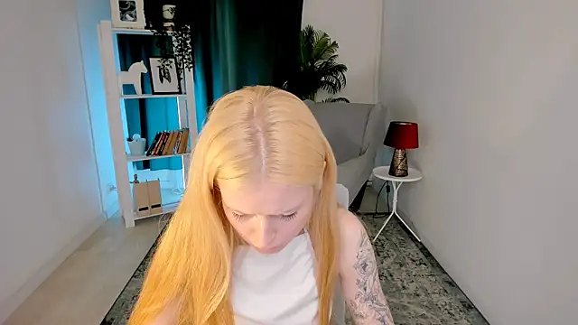 XXX chat uživo modela Laly_Peach