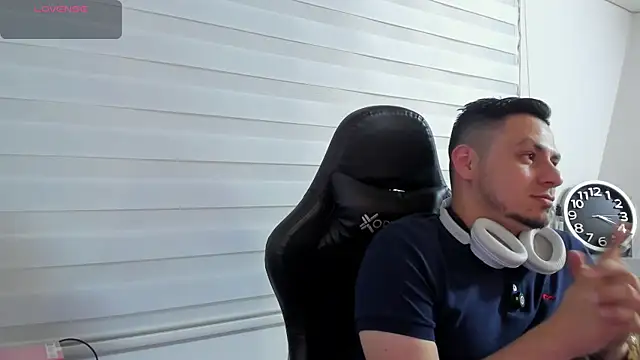 XXX chat uživo modela Rick_Adams