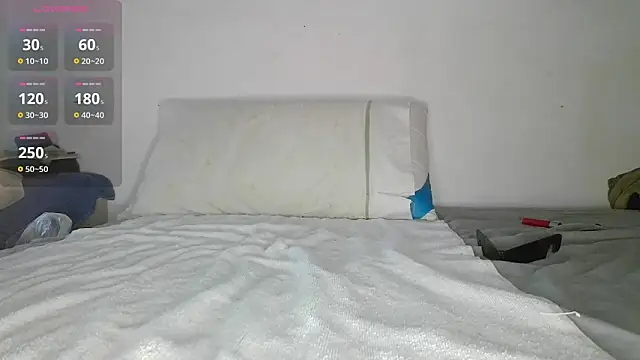 canarito18 Show in webcam