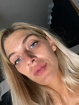 Bellalolahot Chat XXX in diretta