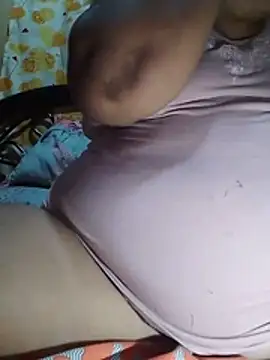 Huge_mama69's Live Chat Room