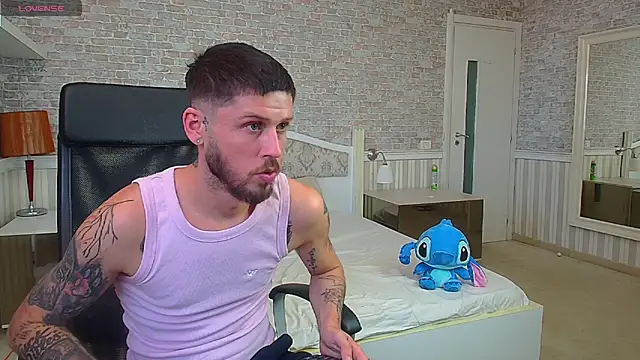 JonahShaw Adlı Modelin Canlı XXX Sohbeti
