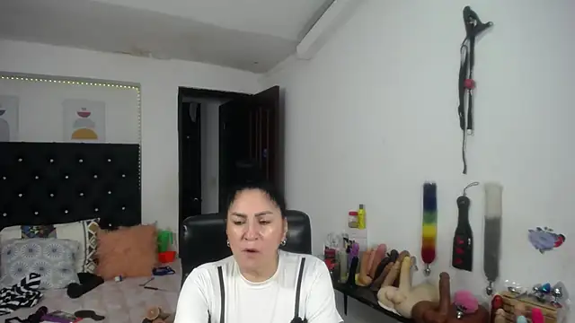 mature_bigboobs10's Live XXX Chat