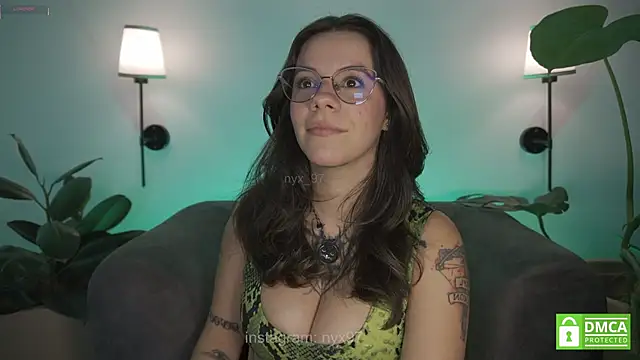 Chat +18 de nyx_97 ao vivo