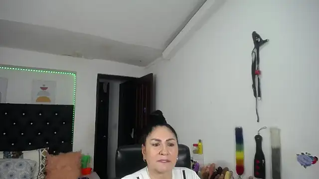 دردشة mature_bigboobs10 الجنسية المباشرة