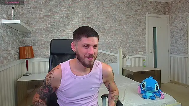 JonahShaw Chat XXX live