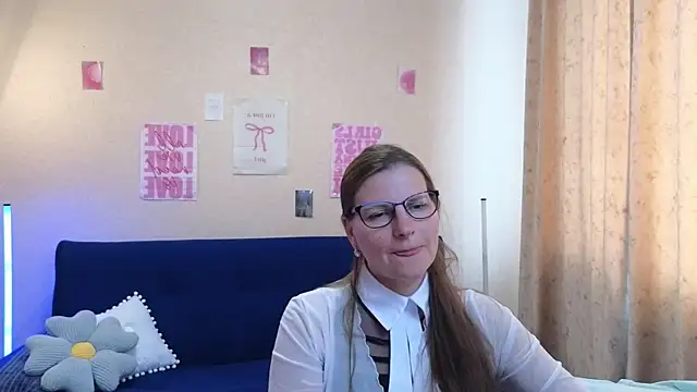 XXX chat uživo modela Mirabelle_Velvet