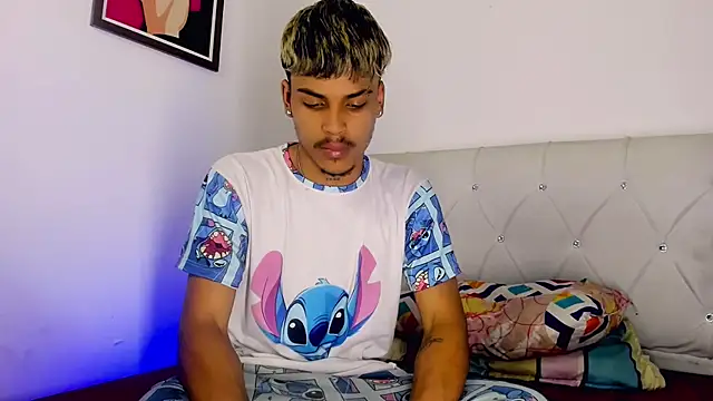 Angel_foxc13 Adlı Modelin Canlı XXX Sohbeti