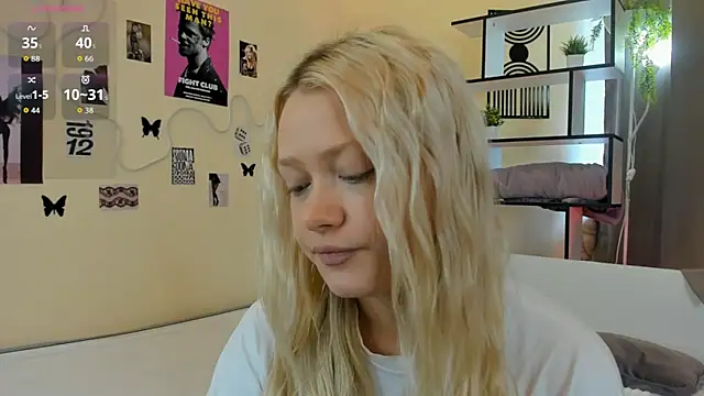 MidnightPoise live XXX chat