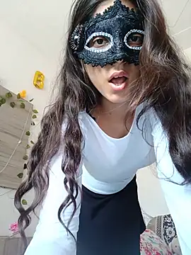 Barbie_x_shenaaj 现场XXX聊天