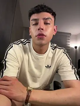 aronnhidden Live XXX Chat