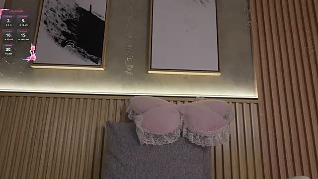 Lana_Lann's Live Chat Room
