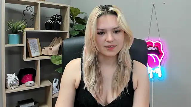 SweetLilyxo's Live XXX Chat