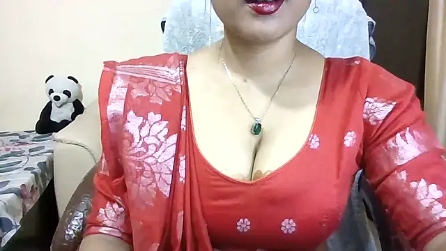 Queenhimanshi's Live XXX Chat