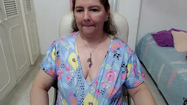 leonela_69のライブXXXチャット