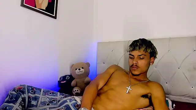 Angel_foxc13 Adlı Modelin Canlı XXX Sohbeti