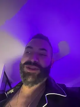 Chat XXX en directo de Max-prada