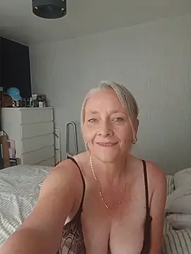 BellaUkCurvy – webcam-show