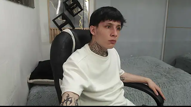 Chat XXX Live Cry_thereal
