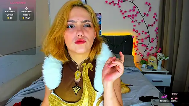 DellaRows' Live XXX Chat