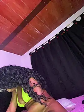 annahott-1's Live XXX Chat