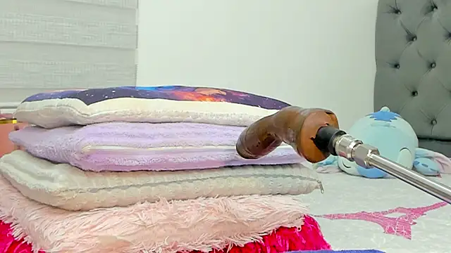 Elizabeth_18_'s Live XXX Chat