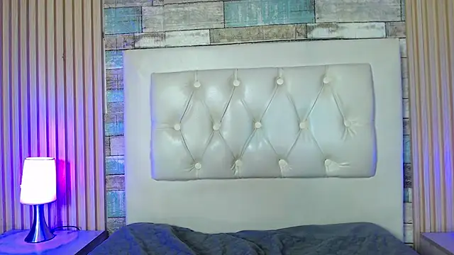 Czat XXX na żywo – sharlot_hs