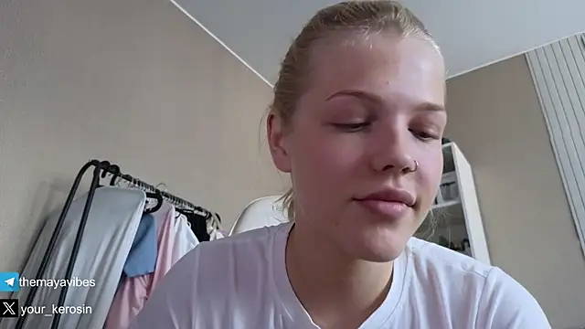 Czat XXX na żywo – Maya_Rave