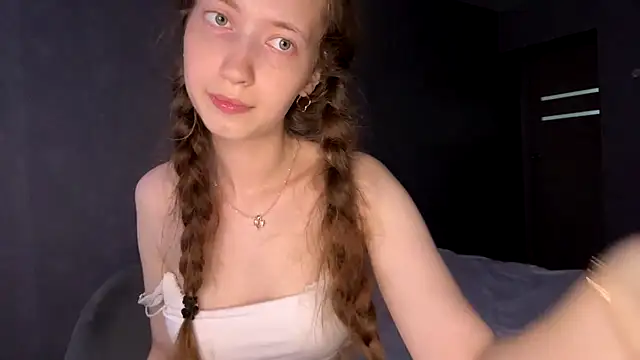 Emily_Mur_ Adlı Modelin Canlı XXX Sohbeti