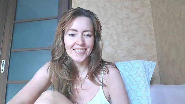 XXX chat uživo modela NicoleEunice87