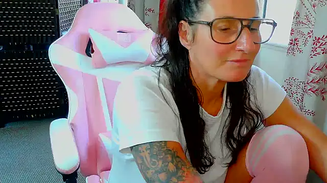 Miss-Honey-Sin's Live Chat Room
