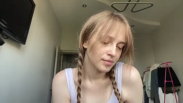 EarlenePedrogo's Live Chat Room