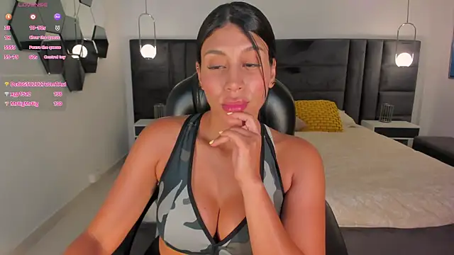 CharlotteCox_ লাইভ XXX চ্যাট