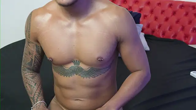aaron_bolt élő XXX-chatje