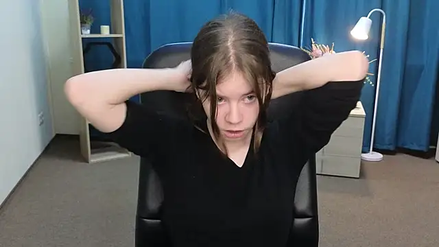 NicolaDevis' Live XXX Chat