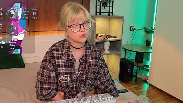 MoliQin's Live XXX Chat