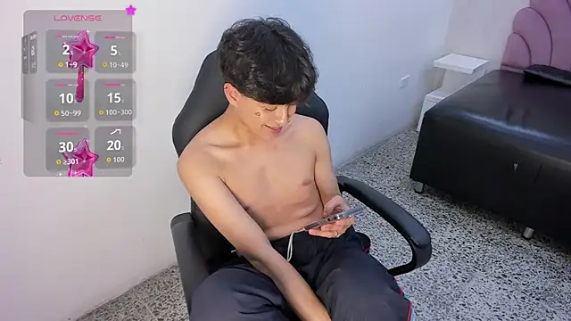alan_twink12's Live XXX Chat