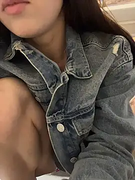 Holly_Play live XXX chat