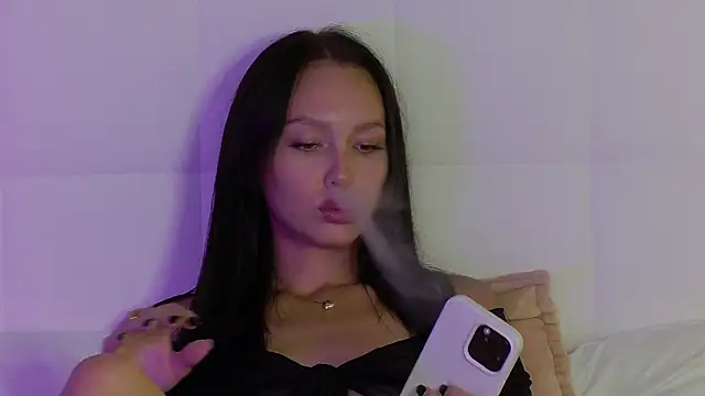 Lia_tins' Live XXX Chat