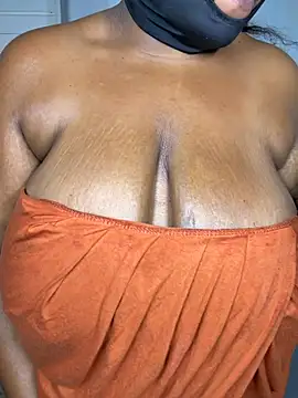دردشة BlackXCoeur الجنسية المباشرة