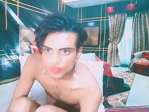 IndianLipstickLuna 网络视讯表演