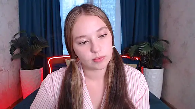 XXX chat uživo modela PureLedy