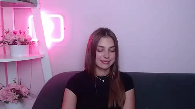 MilanaAngelAs' Live XXX Chat